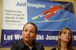 håb. Den amerikanske verdensmester Lindsey Van (til venstre) og canadieren Katie Willis er to af drivkræfterne i appelsagen. 