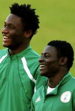 Obafemi Martins (til højre) og midtbanemanden John Obi Mikel er klar til at spille om VM-titlen. 