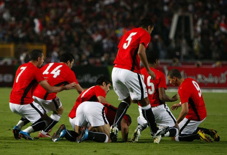 2-0. Egypterne jubler. På lørdag  afgøres det, om de - eller Algeriet -  skal til VM. 