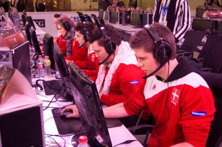 Det danske landshold i kampen mod Rusland. Fra højre: Martin 'Trace' Bang, Danny 'Zonic Sørensen, Alexander 'Ave' Holdt’, Christoffer Sunde og Oliver Minet. 