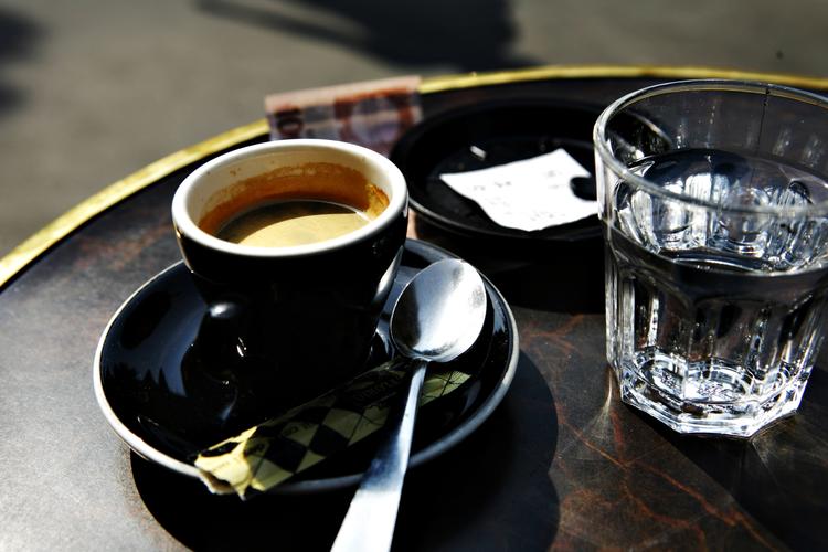 Espressoen er populær blandt de danske forbrugere - men den kan også blive en dyr fornøjelse. Arkivfoto. 