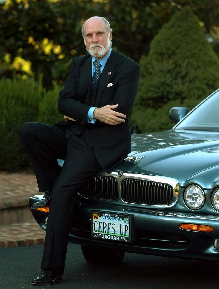 Fremtidens internet byder på et væld af muligheder, forudser internet-legenden Vint Cerf. Arkivfoto. 