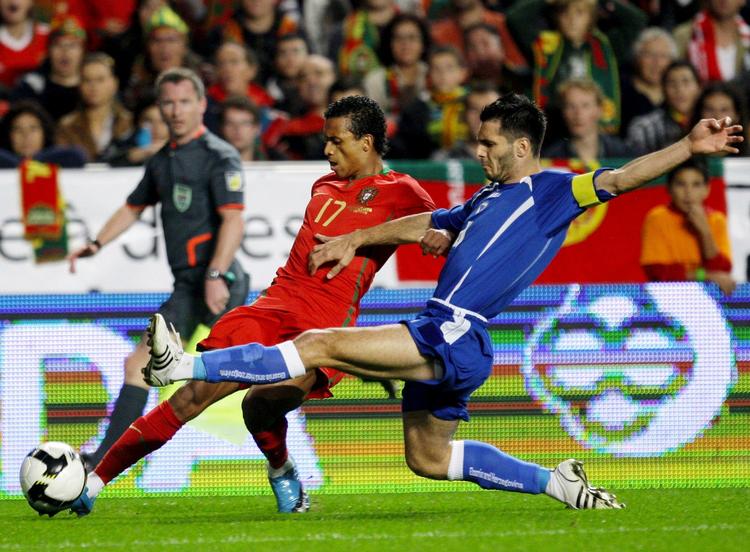 1-0. Nani (i rødt) var en af de toneangivende, da Portugal slog Bosnien i lørdags. 