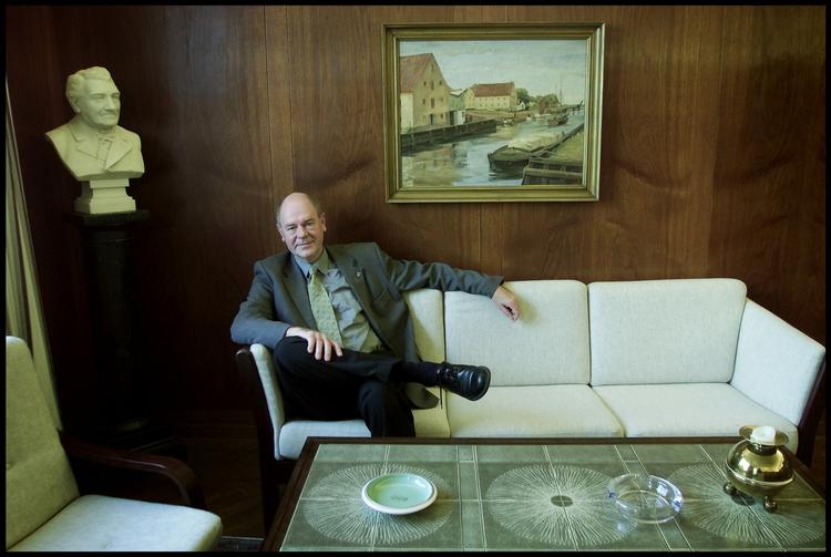 Bykonge. Socialdemokraten Henning Jensen har været borgmester i Næstved i en menneskealder. Og han tager gerne fire år til, siger han, selv om Venstre påstår, han vil gå midt i perioden, hvis han får genvalg. 