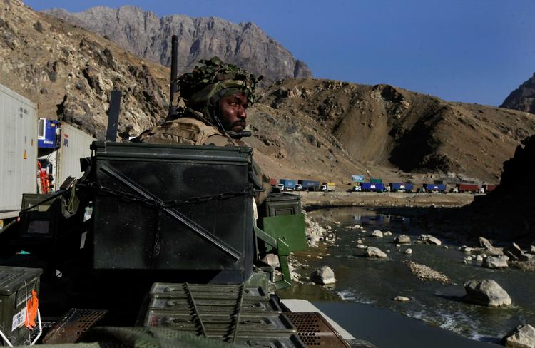 Tropper Slovakiet vil fordoble sine styrker i Afghanistan til 500. Den britiske premierminister Gordon Brown vurderer, at ti lande mere er parate til at sende ekstra mandskab til det krigshærgede land. 