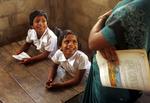 Ømhed. Sri Lanka er et af de få lavindkomstlande, som er gået fra høj til lav fertilitet - fra 5,7 børn per kvinde i 1960 til 1,9 i 2008. Det er sket uden politikker a la Kinas etbarnspolitik. Sri Lanka viser altså, at oplysning er vejen frem. 