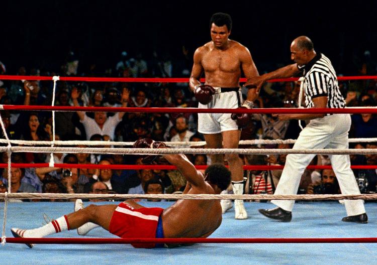 'Rumble'. George Foreman var en suveræn sværvægtsmester indtil mødet med den snu Muhammad Ali i det daværende Zaire (nuværende DR Congo), som knockoutede mesteren i 8. omgang. Arkivfoto. 