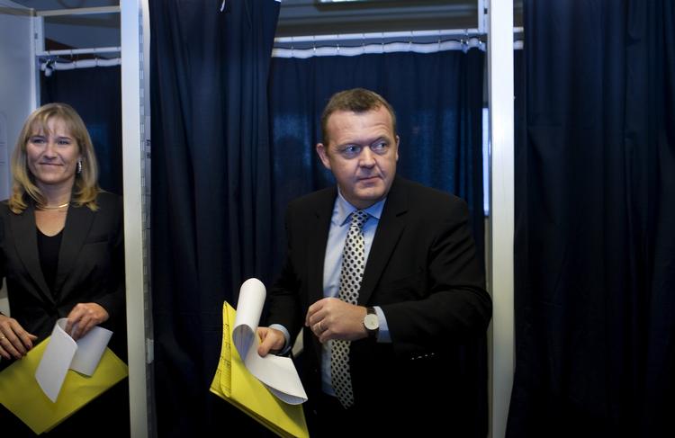 Nederlag. Statsminister Lars Løkke Rasmussen stemte på fruen i Gribskov, men også her må Venstre afgive borgmesterposten. 