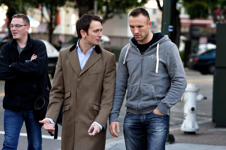 opladning. Mikkel Kessler og Kalle Sauerland går tur med Pressen i San Francisco, fire dage inden danskeren skal i ilden i Super Six-kampen mod Ward i Oakland. 