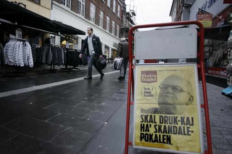 Forsidestof. Ekstra Bladet fangede en stribe byrødder fra Guldborgsund på en fugtig studietur til Tyskland. Og det har ramt borgmester Kaj Petersen (S) hårdt, mener han selv.  Arkivfoto 