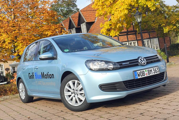 I det ydre er der ikke meget, der adskiller VW Golf Bluemotion fra de andre modelvarianter. Men den er mere økonomisk. Foto: United Pictures 