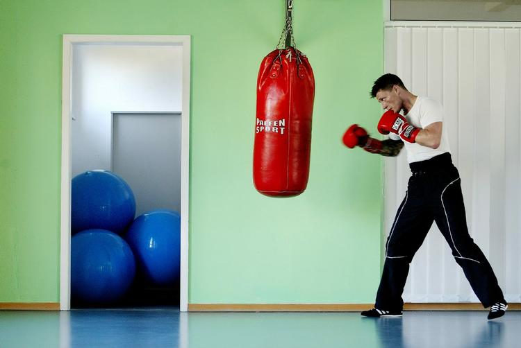 rivalen. Mads Larsen i træningslokalet. Danskeren tror på Mikkel Kessler i kampen mod Ward. Arkivfoto. 