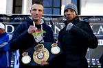 kamphaner. Mikkel Kessler og Andre Ward stillede i går til fotografering ved et pressemøde midt i Oakland. 