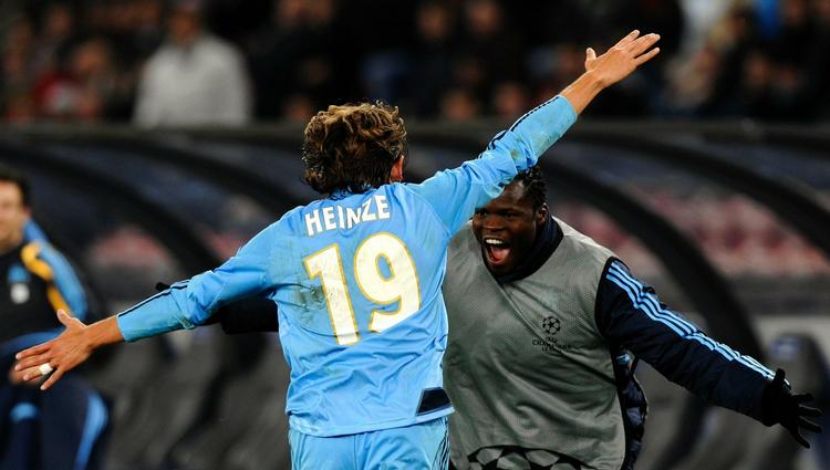 jubel. Olympique Marseille's Gabriel Heinze fejrer en sjælden scoring. Se om argentineren igen score, når Paris Saint-Germain kommer på besøg hos Marseille. 