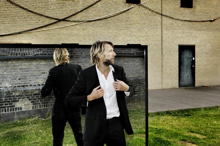 Teaterdirektør Jon Stephensen har endnu ikke kommenteret sagen. 