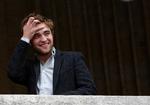 Idol. Robert Pattinson fotograferet i Paris i forbindelse med premieren på New Moon. 