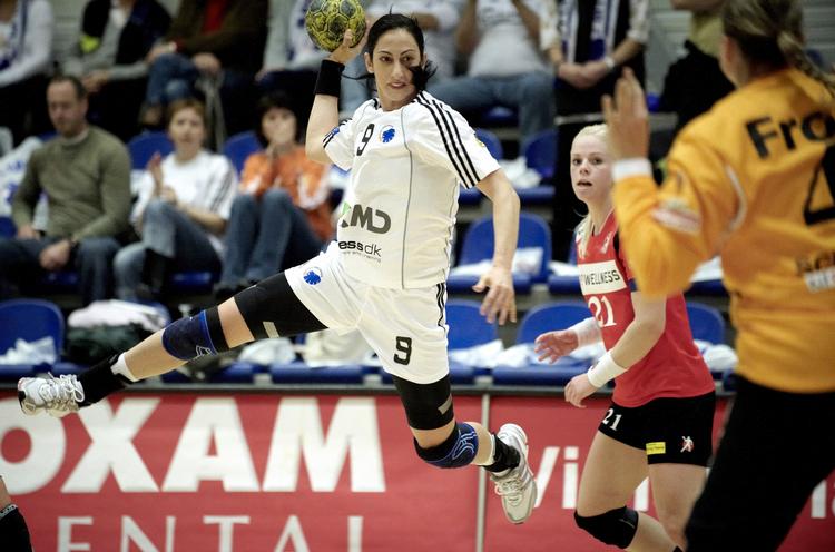 Tanja Milanovic skød forbi i kampens sidste sekunder, og derfor måtte FCK og KIF Vejen ud i forlænget spilletid. Den vandt FCK og er dermed i pokalfinalen. 