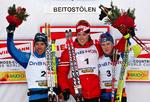 Vinderen af mændenes 15 km fri, nordmanden Ronny Andre Hafsaas, i midten, nr. 2. Vincent Vittoz fra Frankrig, tv., og treer Matti Heikkinen fra Finland, th. 