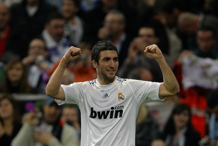 Top. Gonzalo Higuain afgjorde kampen mod Santander efter 22 minutters spil. 