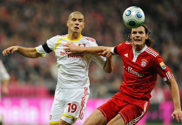 uafgjort. Bayern München og Daniel van Buyten (th.) fik ikke rigtig løst op for problemerne mod topholdet Bayer Leverkusen - her med Eren Derdiyok. 