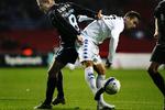 SVAGE. Søren Pedersen (tv) og Randers blev let skuppet til side af Martin Vingaard og FC København. 