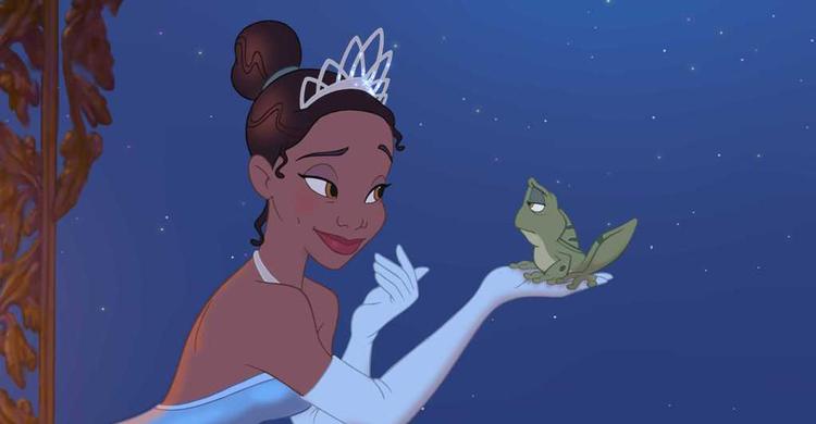 Kysseklar. Prinsesse Tiana med frøen, der naturligvis er en prins i virkeligheden. 