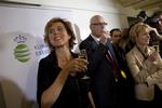 Connie Hedegaard har som dansk minister måttet nøjes med en løncheck på under 1,2 millioner kroner om året. 