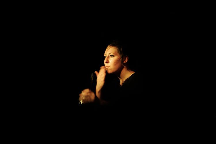 Det nye album er en velegnet genintroduktion til Piafs univers, men kan sagtens høres som en demonstration af spændvidden i Wainwrights talent. 
