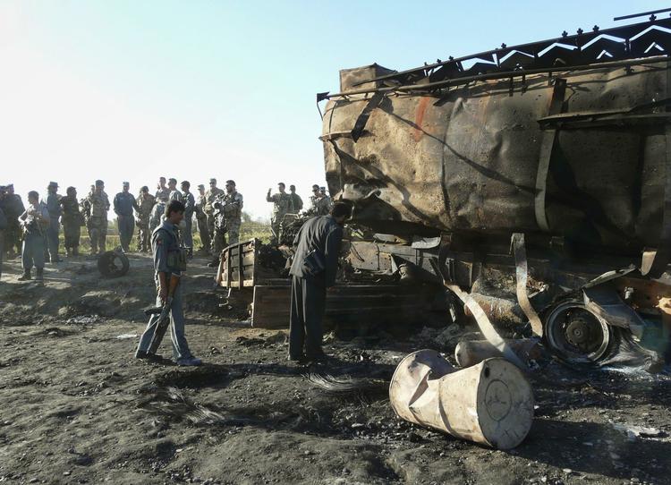 Debatten om krigen i Afghanistan er blusset op i Tyskland efter et angreb på en tankbil, som kostede mindst 30 civile livet. 