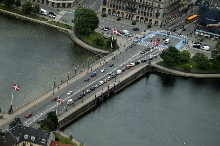Bilfri. Søerne skal laves om til én stor park, hvor bilerne kører i en tunnel under jorden, hvis det står til københavnsk tegnestue. 