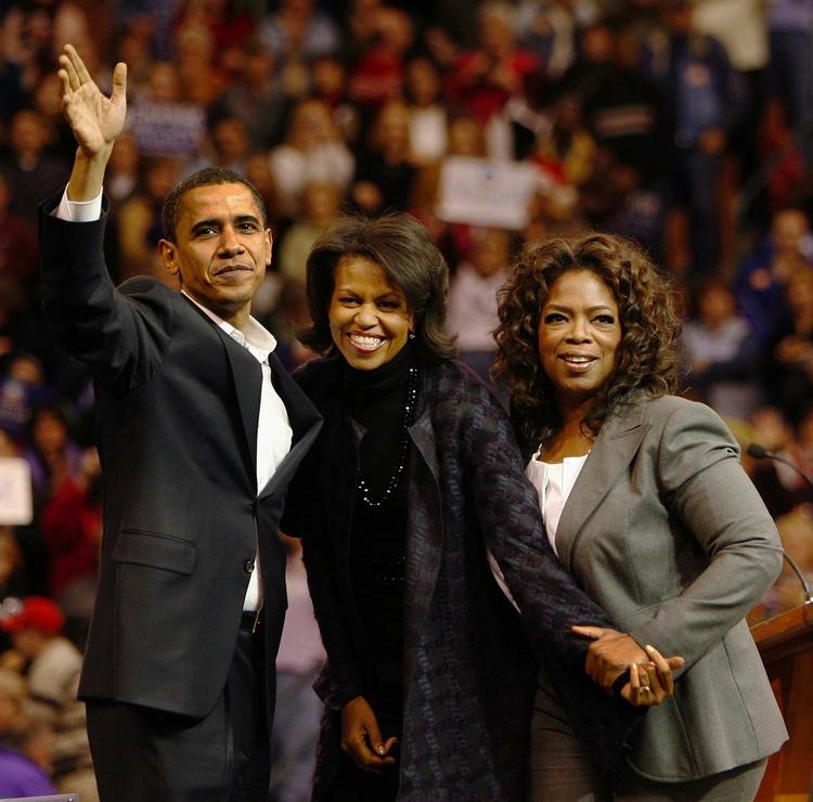 støtte. I december 2007 stod Oprah ved den demokratiske kandidats side. 