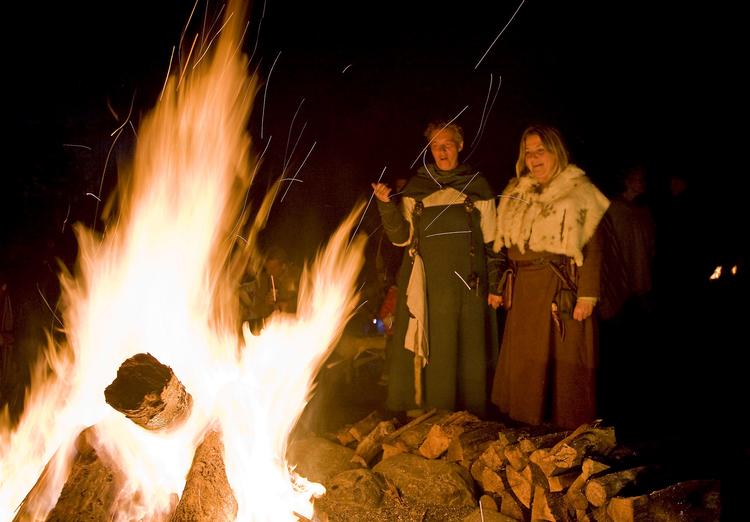 Hvordan vikingerne fejrede vintersolhverv er en af de ting, besøgende i Sagnlandet Lejre kan opleve, når oplevelsescentret holder åbent de første to weekender af december. Foto: Sagnlandet Lejre 