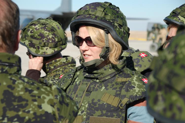 Besøg. »Der er behov foren ny strategi«, siger Helle Thorning-Schmidt, der er en af mange danske politikere, som har besøgt Afghanistan. Billedet er fra et besøg i 2006. 