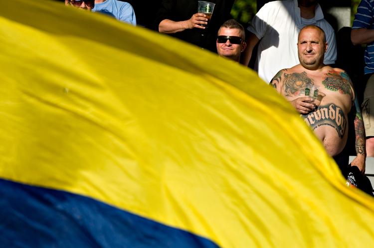 Fodboldglæde I foråret 2008 spillede Brøndby også på udebane i Århus. Da blev resultatat af kampen 1-1. Personerne på billedet har ikke noget med artiklen at gøre. 