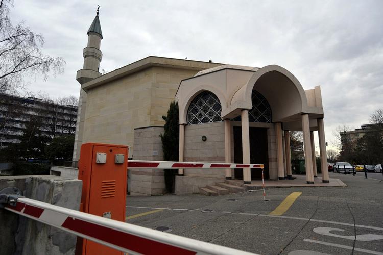 Schweiz har tre minareter, en i Zürich, en i Genève (på billedet) og en i Winterthur. 