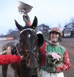 VINDERE. Classic Grand Cru og Steen Juul er klar til at tage kampen op med den svenske elite. Her efter dagens sejr i Ruder Konge Pokalen. 
