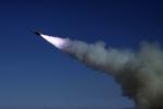 Atomfrygt. Iransk militær affyrer et missil under en øvelse, som gik ud på at beskytte landets atomanlæg. FN frygter, at Iran er i gang med at udvikle atomvåben. 