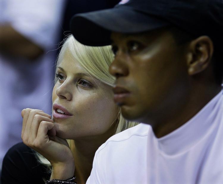 UNDSKYLD. Tiger Woods har i dag på sin hjemmeside for første gang kommenteret fredagens mystiske biluheld offentligt. 