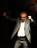 Oprører. Den aldrende partisan Jose Mujica jubler over sin valgsejr, der gør ham til præsident i Uruguay. 