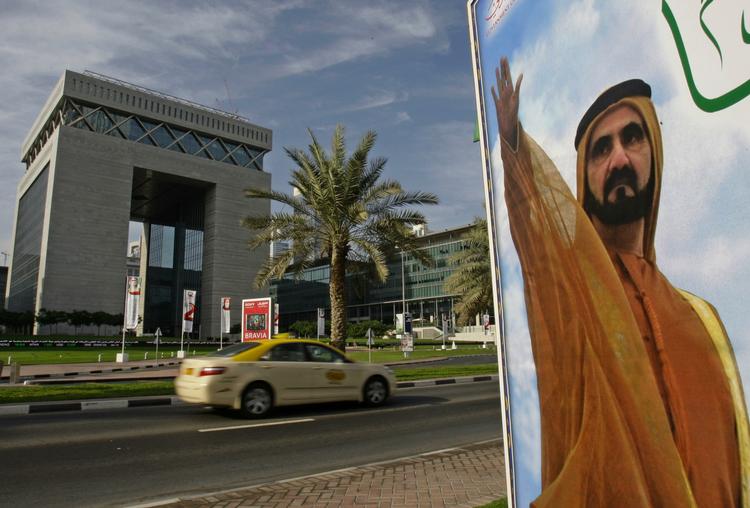 Dubai har sendt chokbølger gennem aktiemarkedet efter på grund af det statsejede selskab Dubai Worlds massive pengeproblemer. 