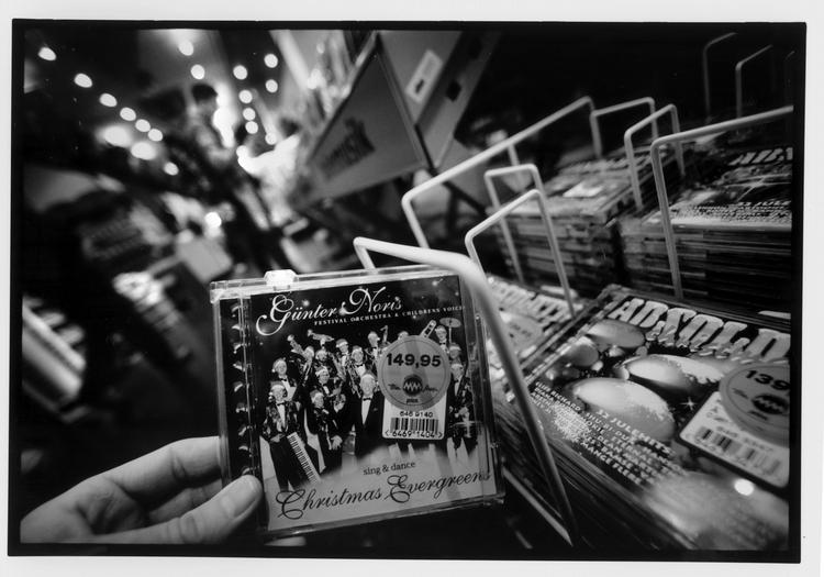 De bedste juleplader er dem med forskellige kunstnere, men selv i det tilfælde er det sjældent, at den kolde årstids musik ligefrem er cool. 