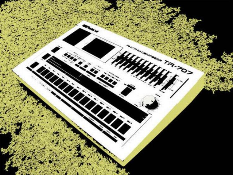 Hola Ghost købte denne angiveligt hjemsøgte Roland TR-707-trommemaskine af mexicansk pantelåner i Los Angeles. PR-foto. 