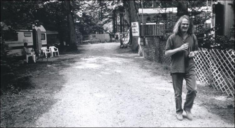 C.V. Jørgensen på vej til Rytmehans scenen på Skandeborg Festival i 1995. 