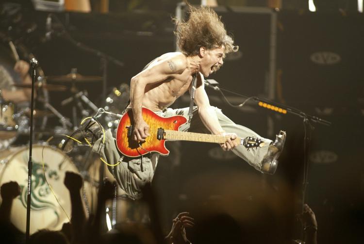 Springfyr. Eddie Van Halen indtager en 13. plads over de bedste riff nogensinde komponeret. Men hvem mangler på listen? 