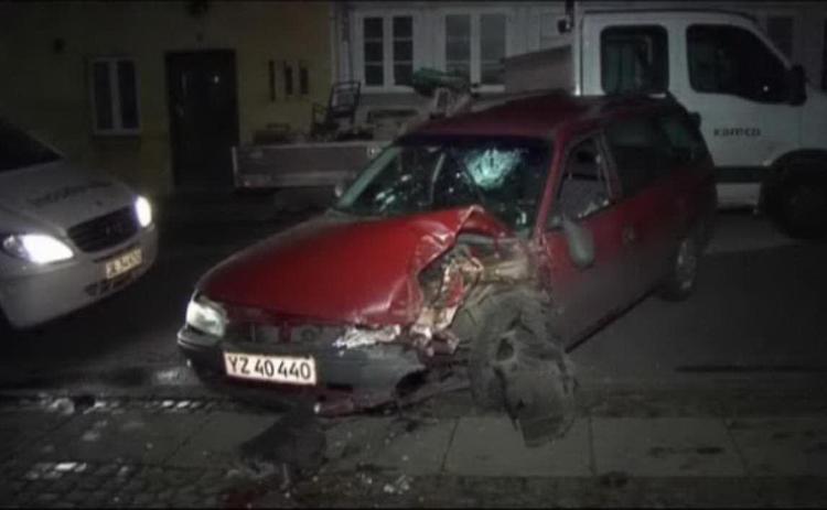 Skuddrab. En 36-årig mand fra Kalundborg forulykkede og døde i nat  efter at være blevet ramt af skud fra politiet. 