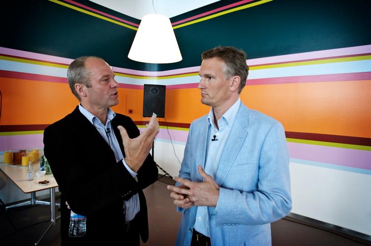 Ny ledelse. Mediedirektør Lars Grarup (tv.) forlader DR, mens nyhedschef Ulrik Haagerup rykker op i hierarkiet og bliver et af de nye medlemmer af topledelsen. 
