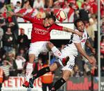 Prøvetræning. Brian Nielsen i en luftduel med en FCM-spiller tidligere i år. 