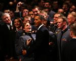 Exit. Den amerikanske præsident Barack Obama vil begynde tilbagetrækningen af soldater i 2011. 