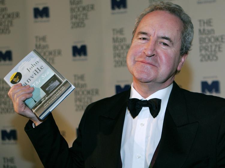 Krimi. Benjamin Black alias den noble irske forfatter John Banville har siden 2006 udgivet tre sorte kriminalromaner, alle med den misantropiske retsmediciner Quirke som antihelt. 