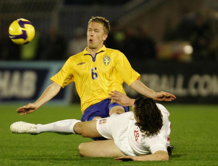 skifte? Svenske Rasmus Lindgren, der her ses under en landskamp for Sverige mod Serbien tidligere i år, kan være på vej mod Brøndby. Arkivfoto. 